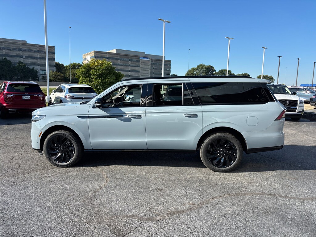 New 2025 Lincoln Navigator L Reserve SUV