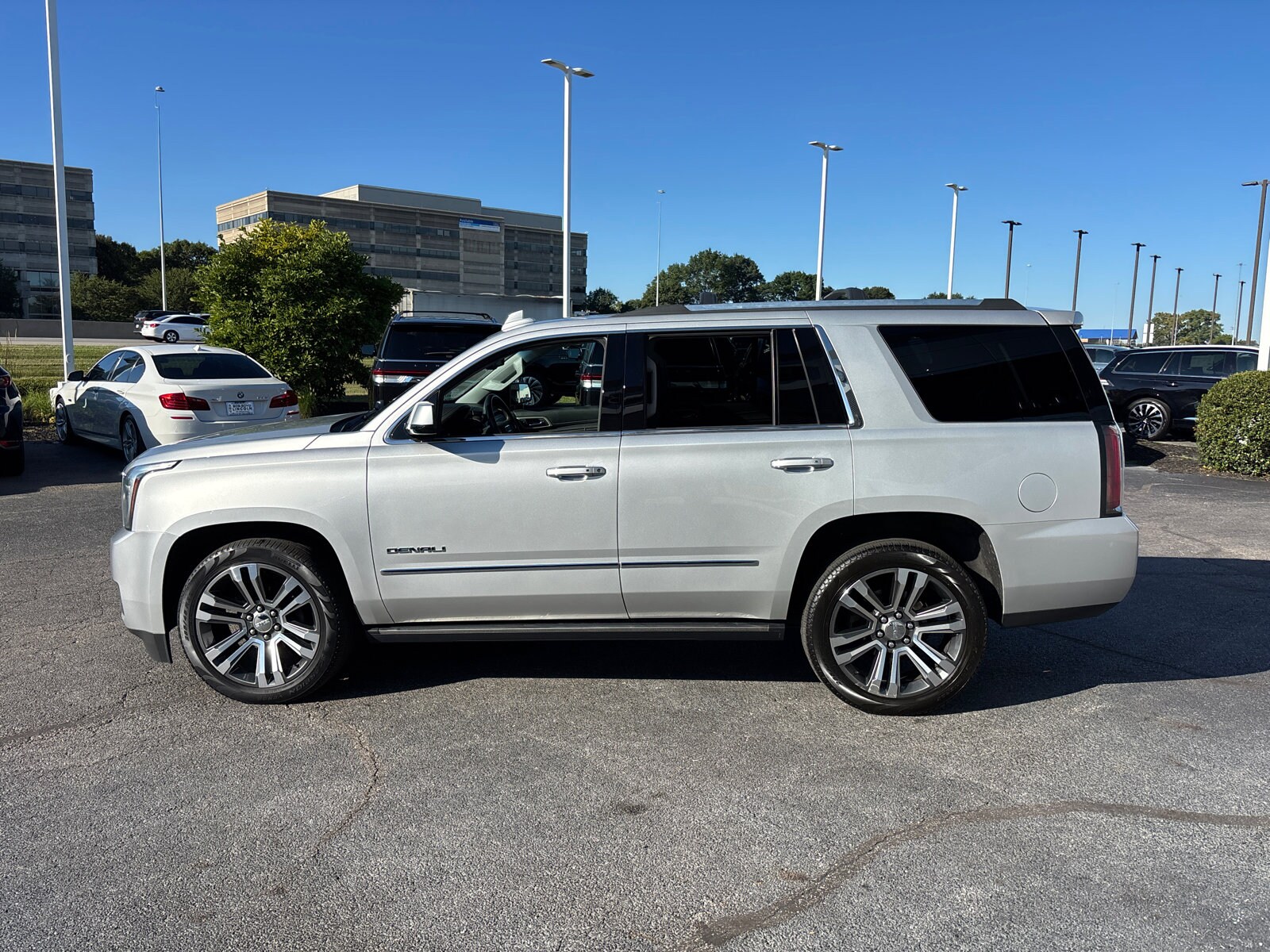2018 Gmc Yukon Denali photo 2
