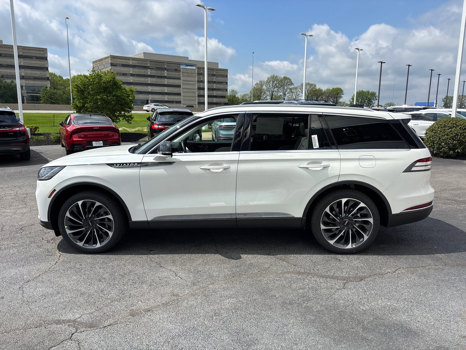 2025 Lincoln Aviator Reserve photo 4
