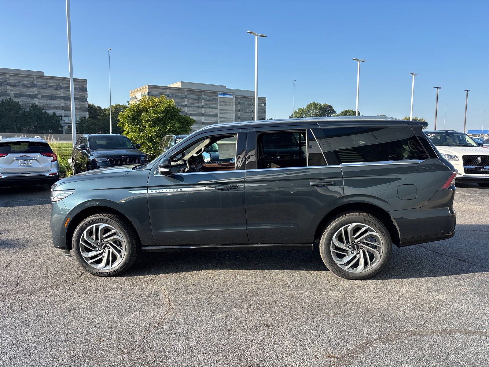 2025 Lincoln Navigator Reserve photo 4