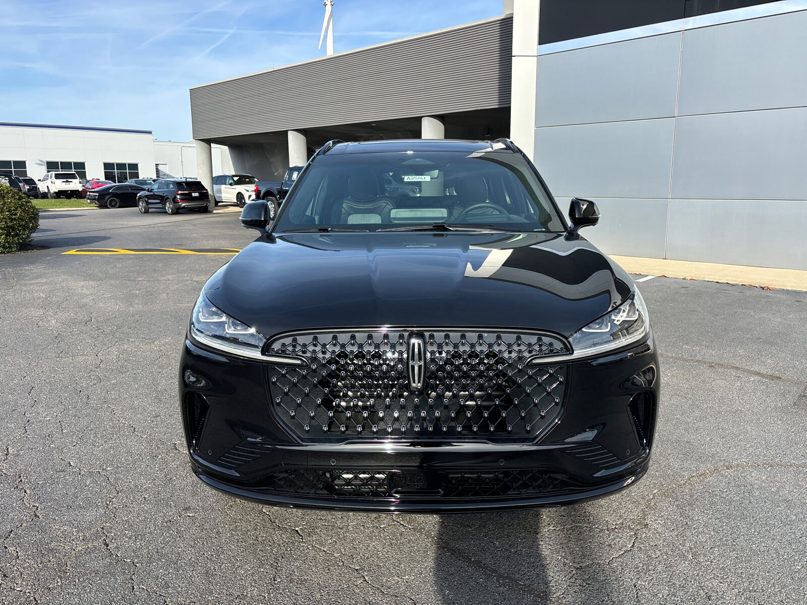 2025 Lincoln Aviator Black Label photo 2