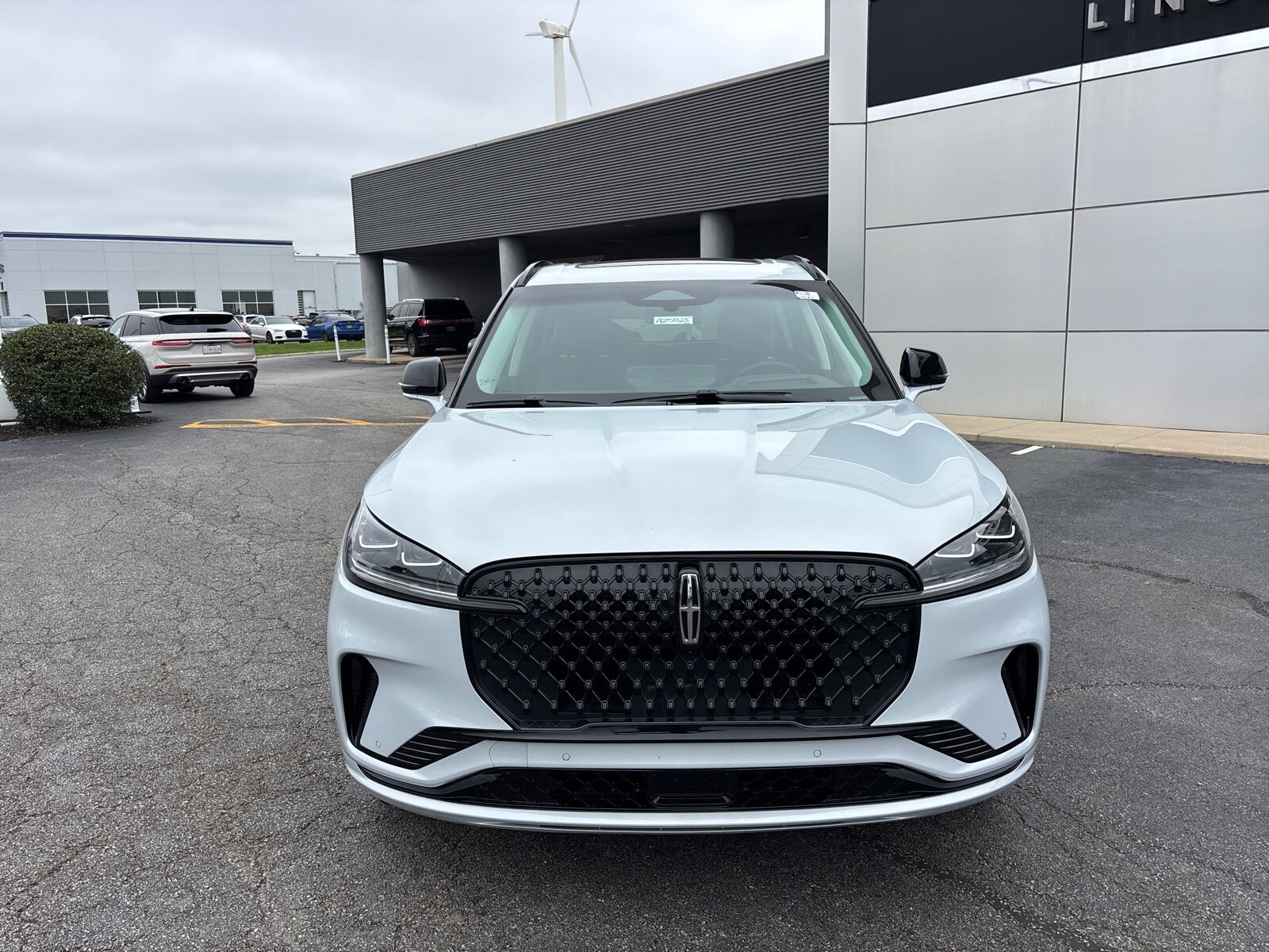 2025 Lincoln Aviator Reserve photo 2