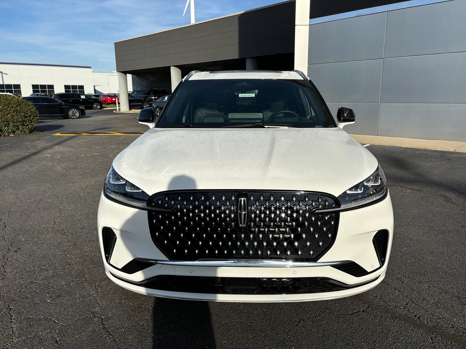 2025 Lincoln Aviator Black Label photo 2