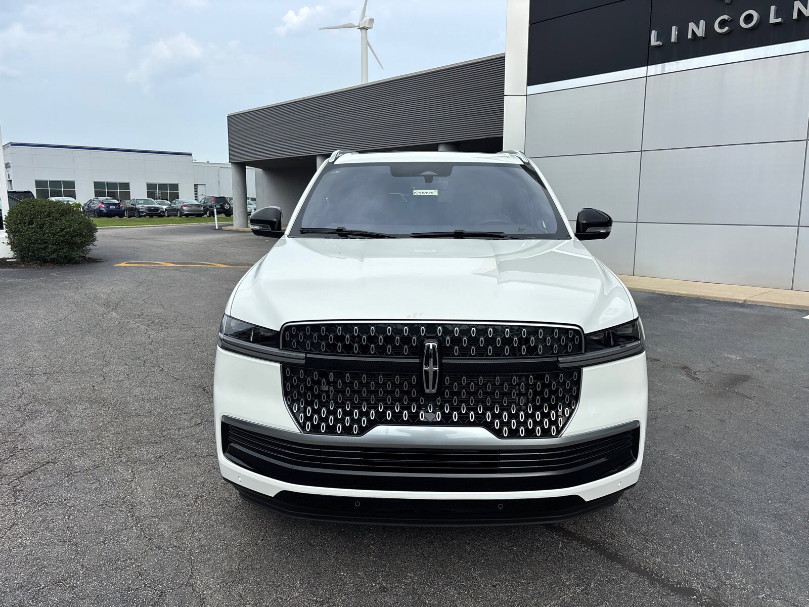 2025 Lincoln Navigator L Reserve photo 2