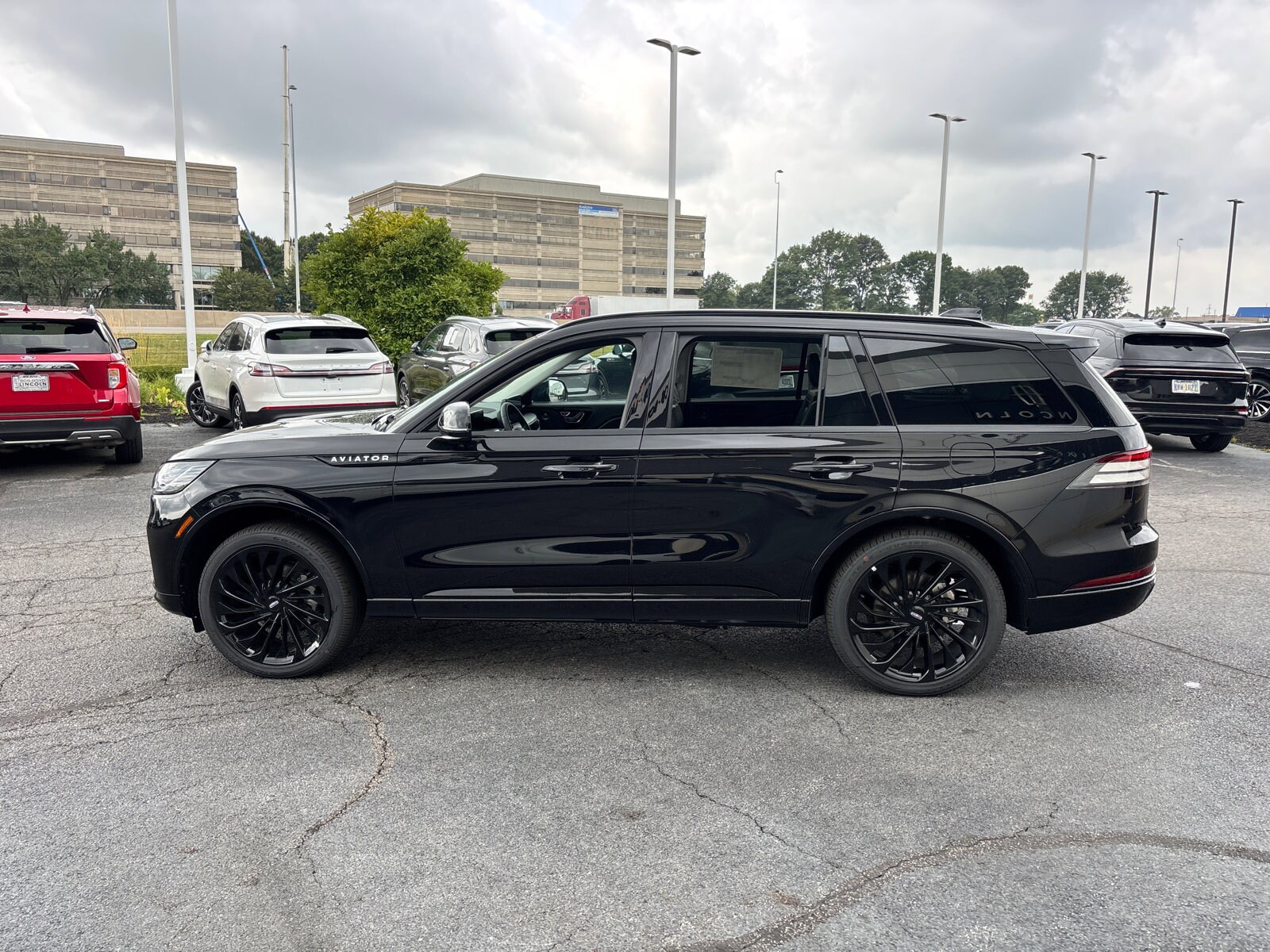 2025 Lincoln Aviator Reserve photo 4