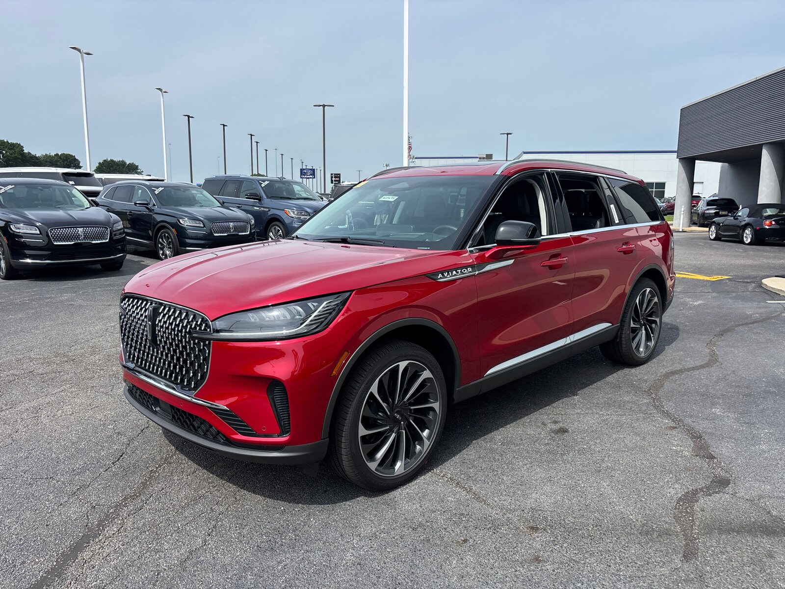 2025 Lincoln Aviator Reserve photo 3