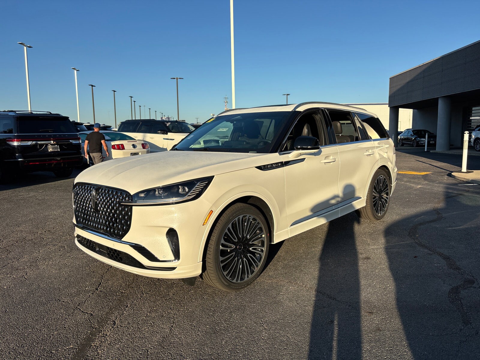 2025 Lincoln Aviator Black Label photo 3