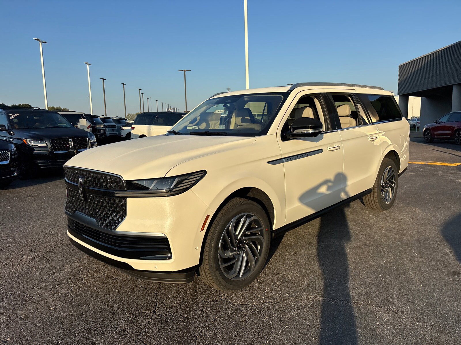2025 Lincoln Navigator L Reserve photo 3