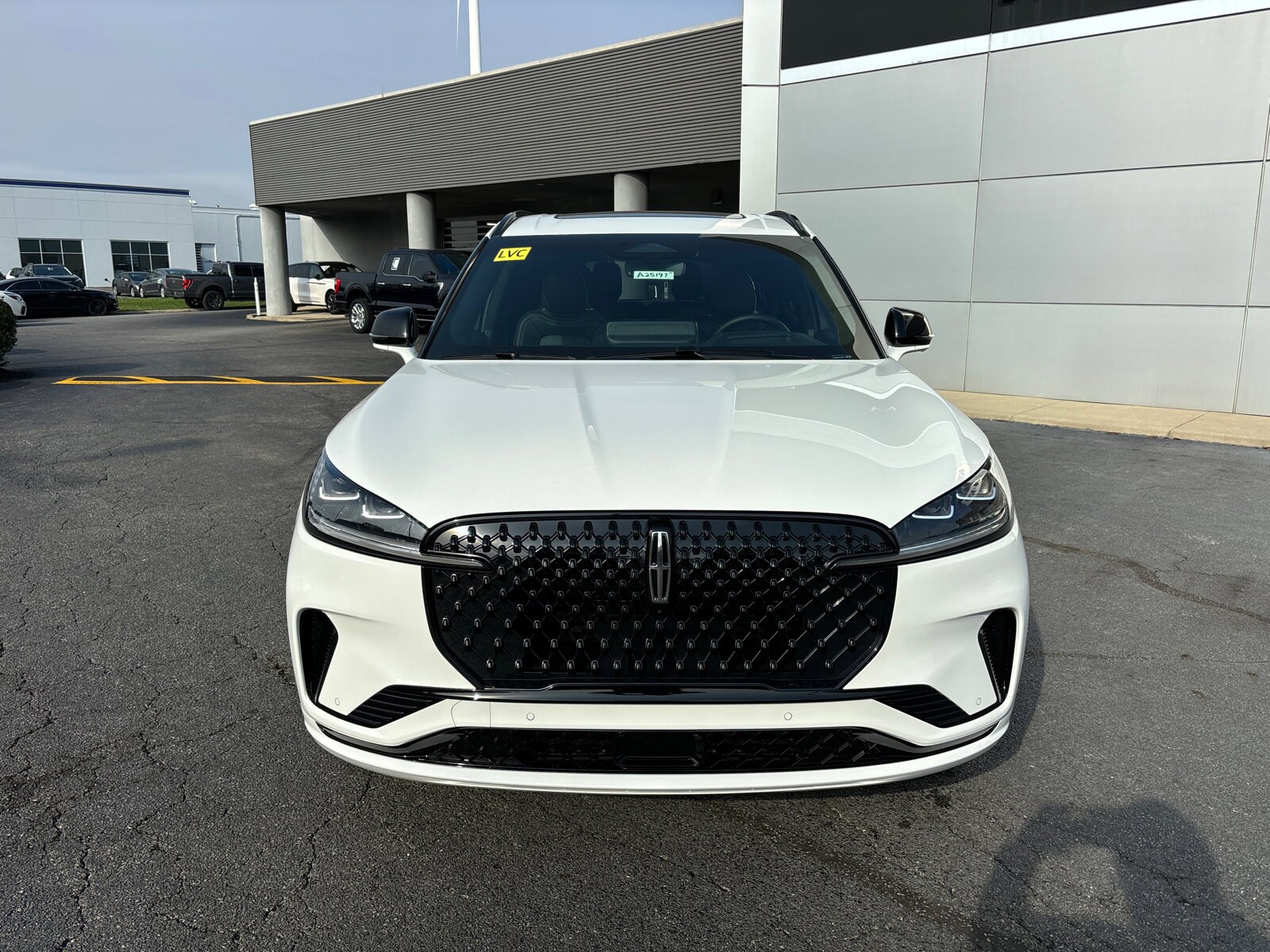 2025 Lincoln Aviator Black Label photo 2
