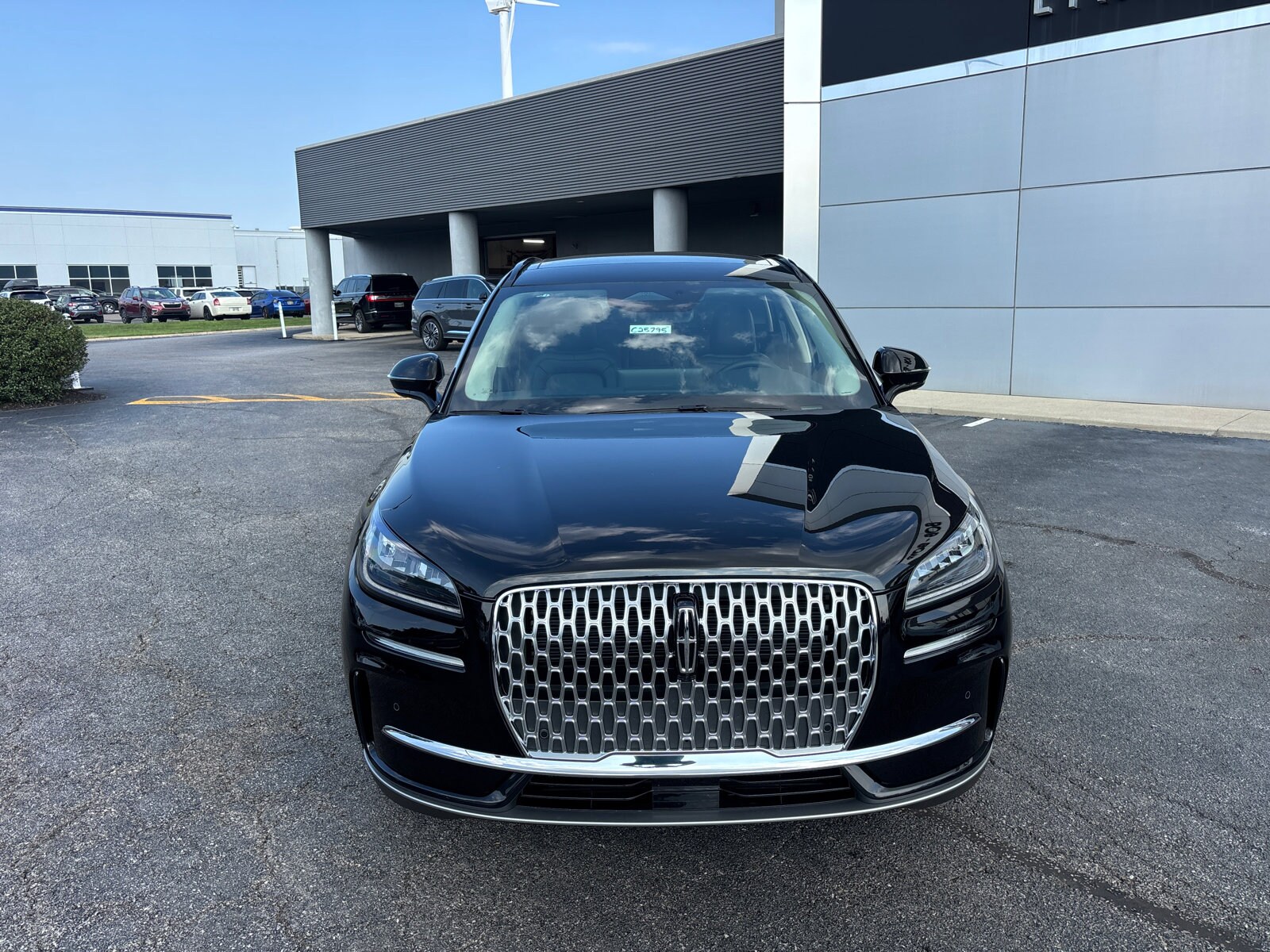 2025 Lincoln Corsair Premiere photo 2