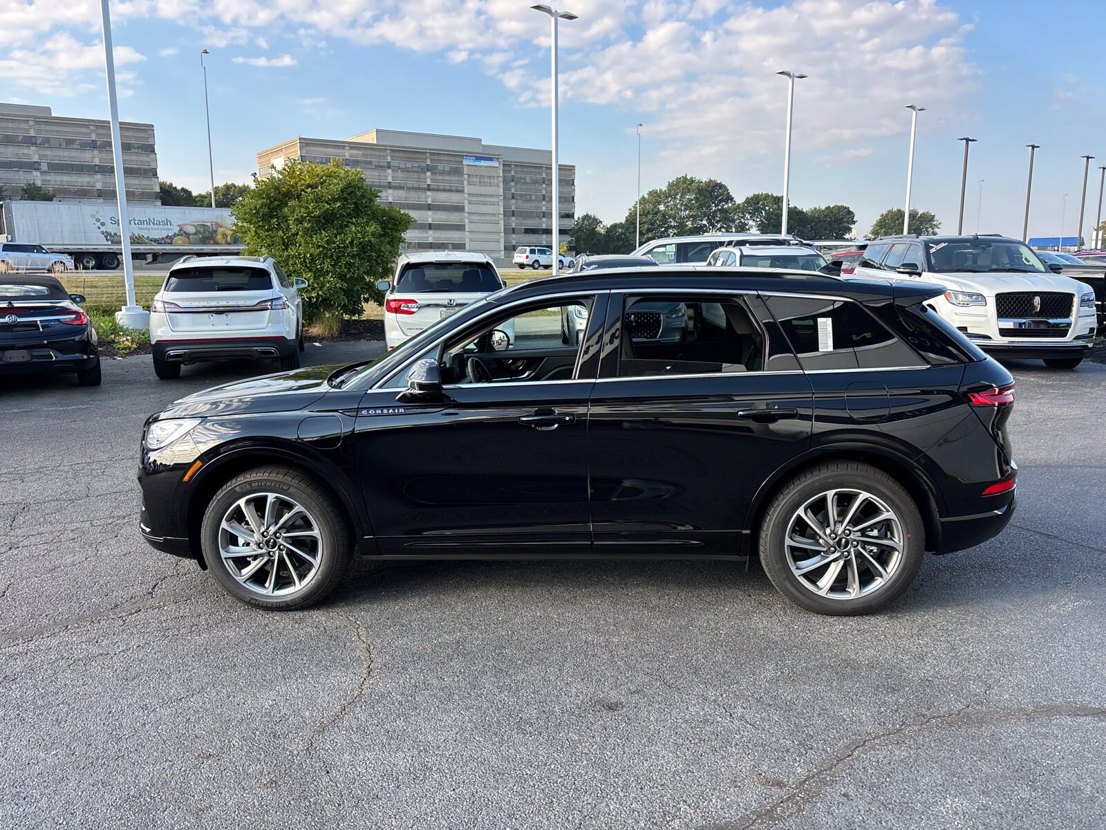 2025 Lincoln Corsair Grand Touring photo 4