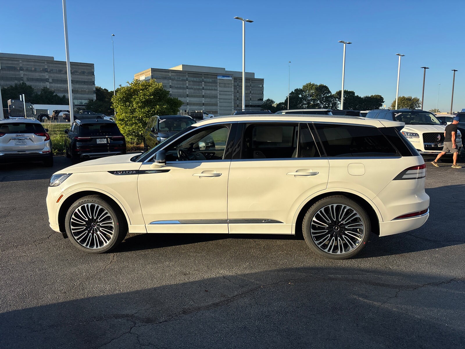 2025 Lincoln Aviator Black Label photo 4