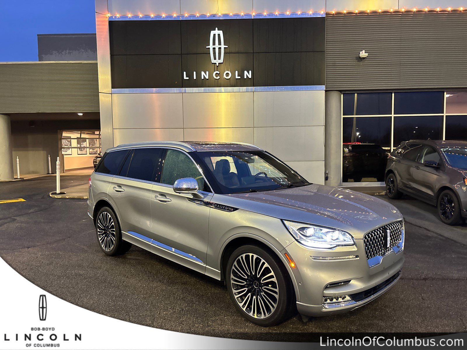 2020 Lincoln Aviator Black Label's photo