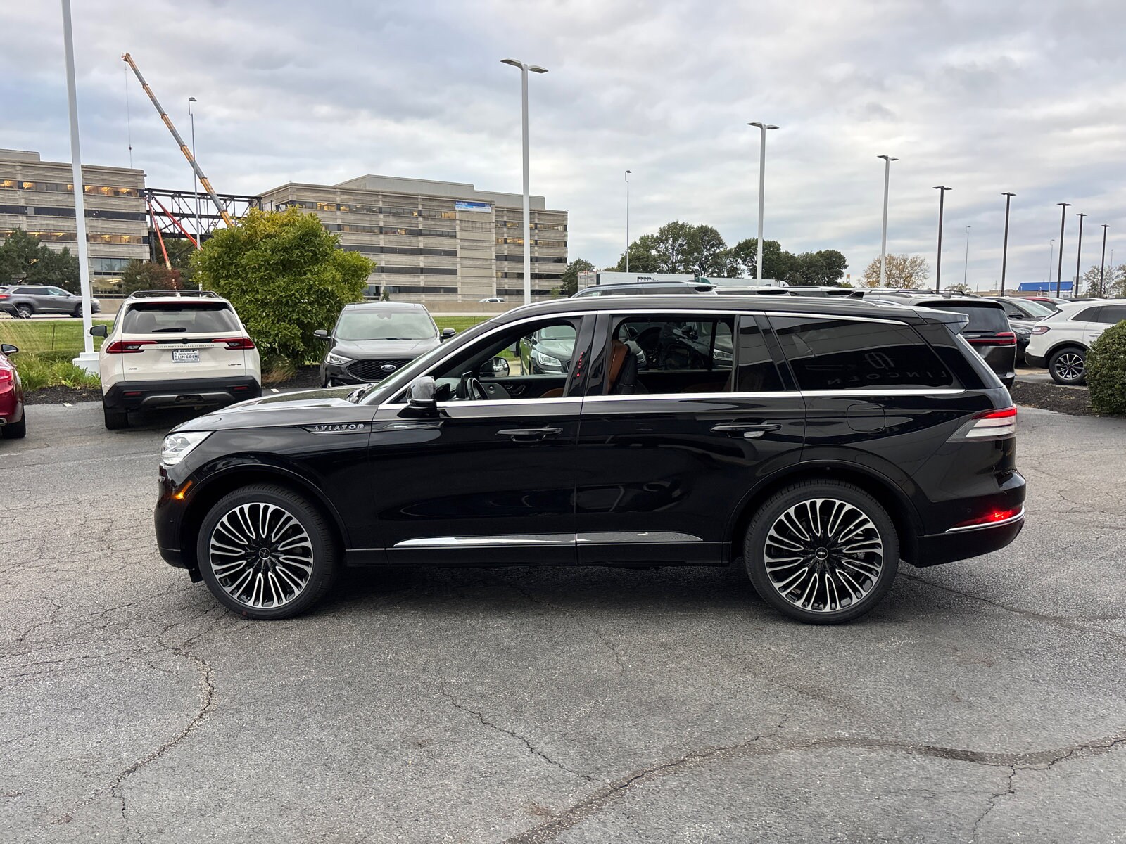 2023 Lincoln Aviator Black Label photo 4