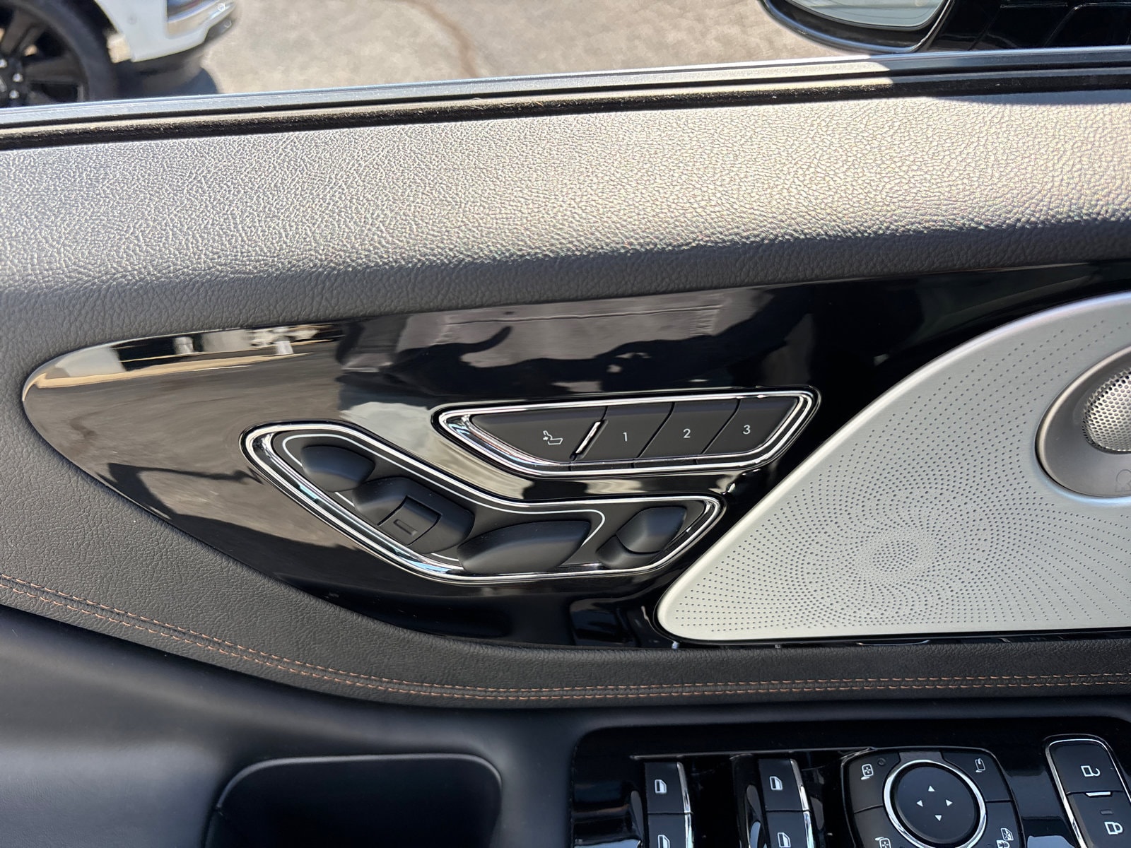 2025 Lincoln Aviator Black Label - Photo 12