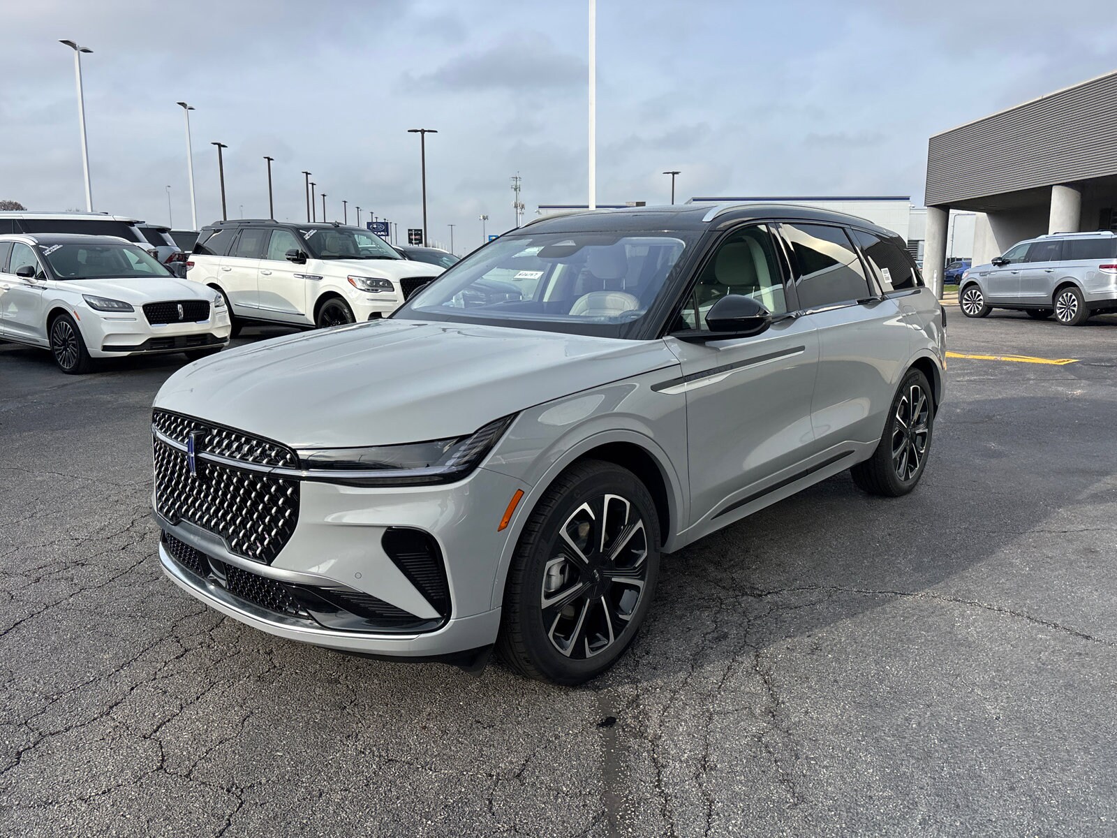 2026 Lincoln Nautilus Reserve photo 3