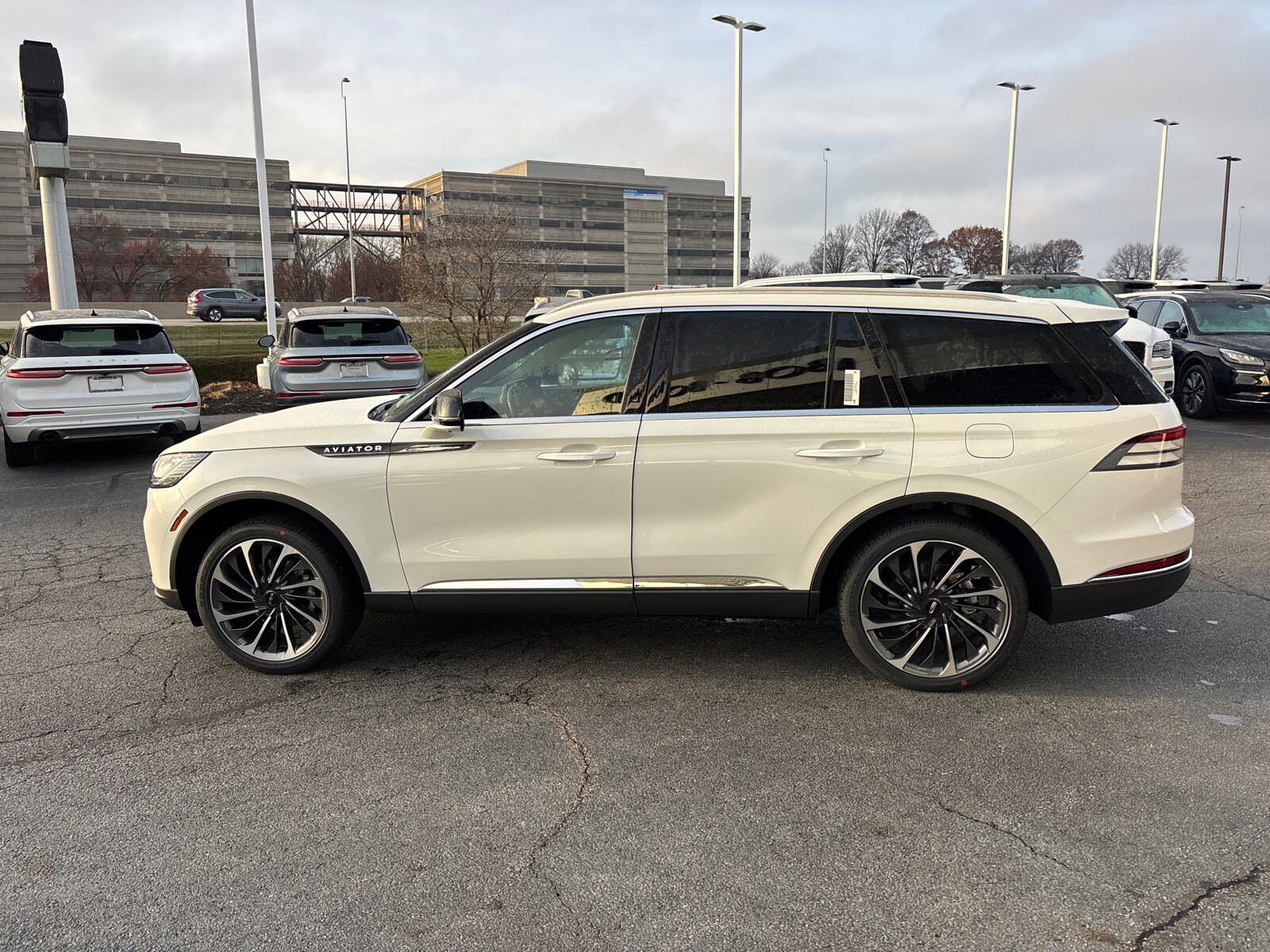 2026 Lincoln Aviator Reserve photo 4