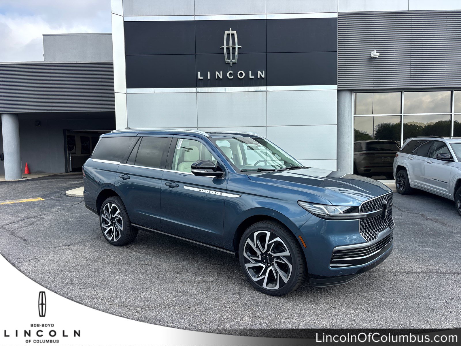 2027 Lincoln Navigator