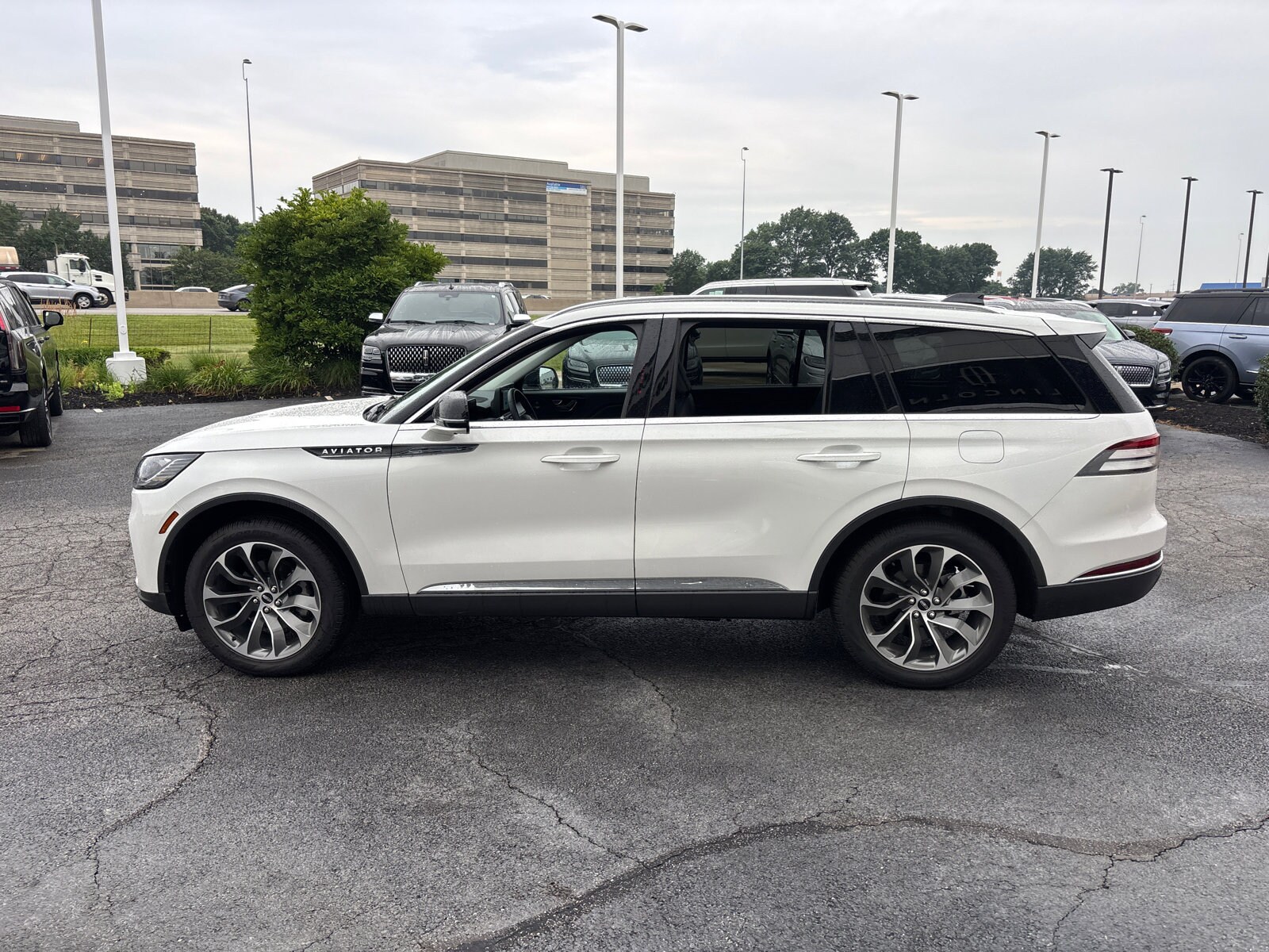 2025 Lincoln Aviator Premiere photo 4