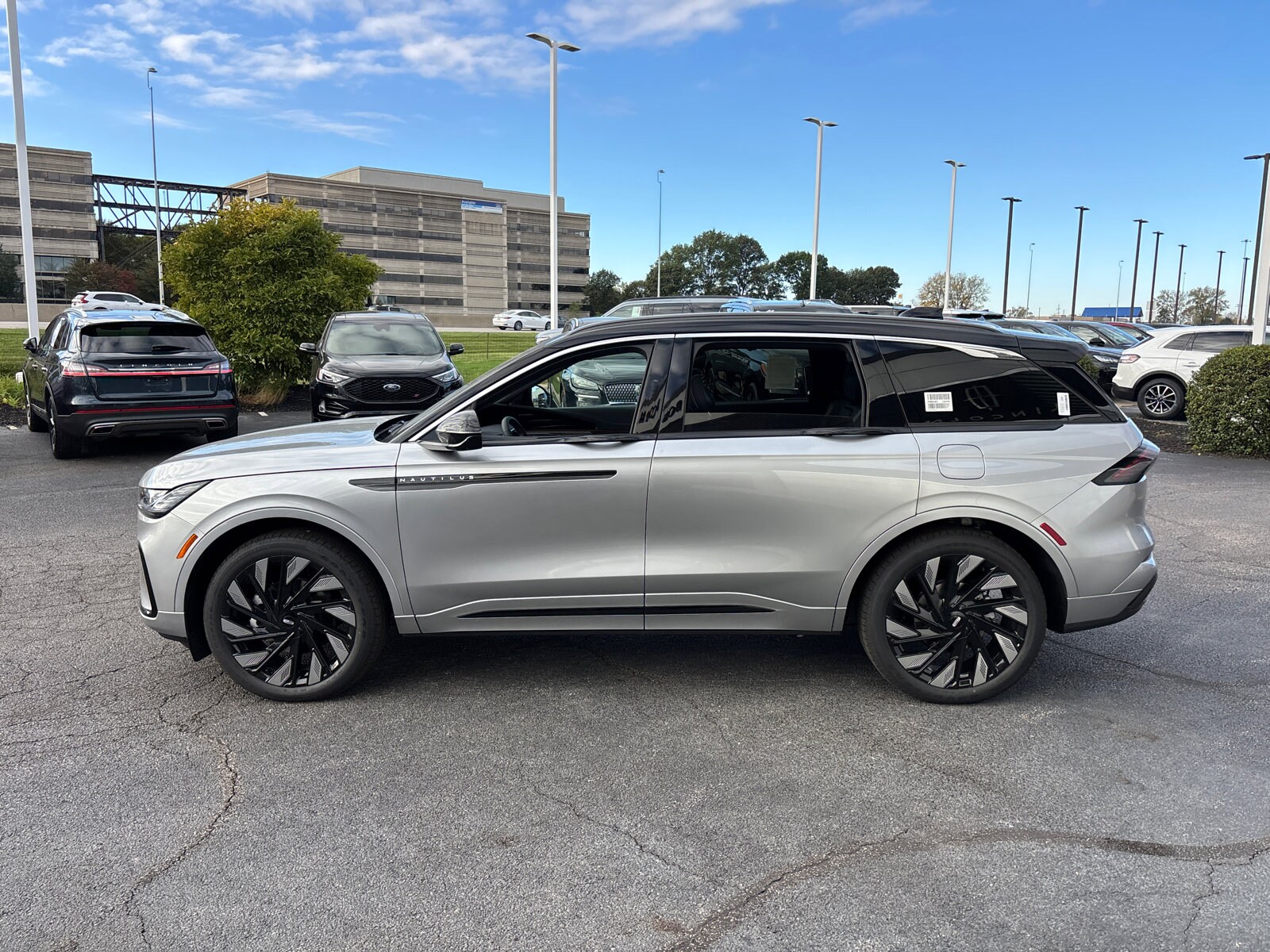 2026 Lincoln Nautilus Black Label photo 4