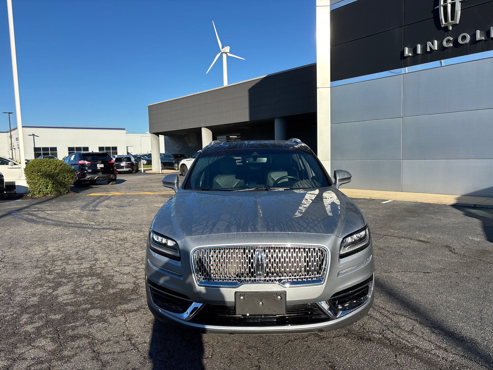 2020 Lincoln Nautilus Reserve photo 2