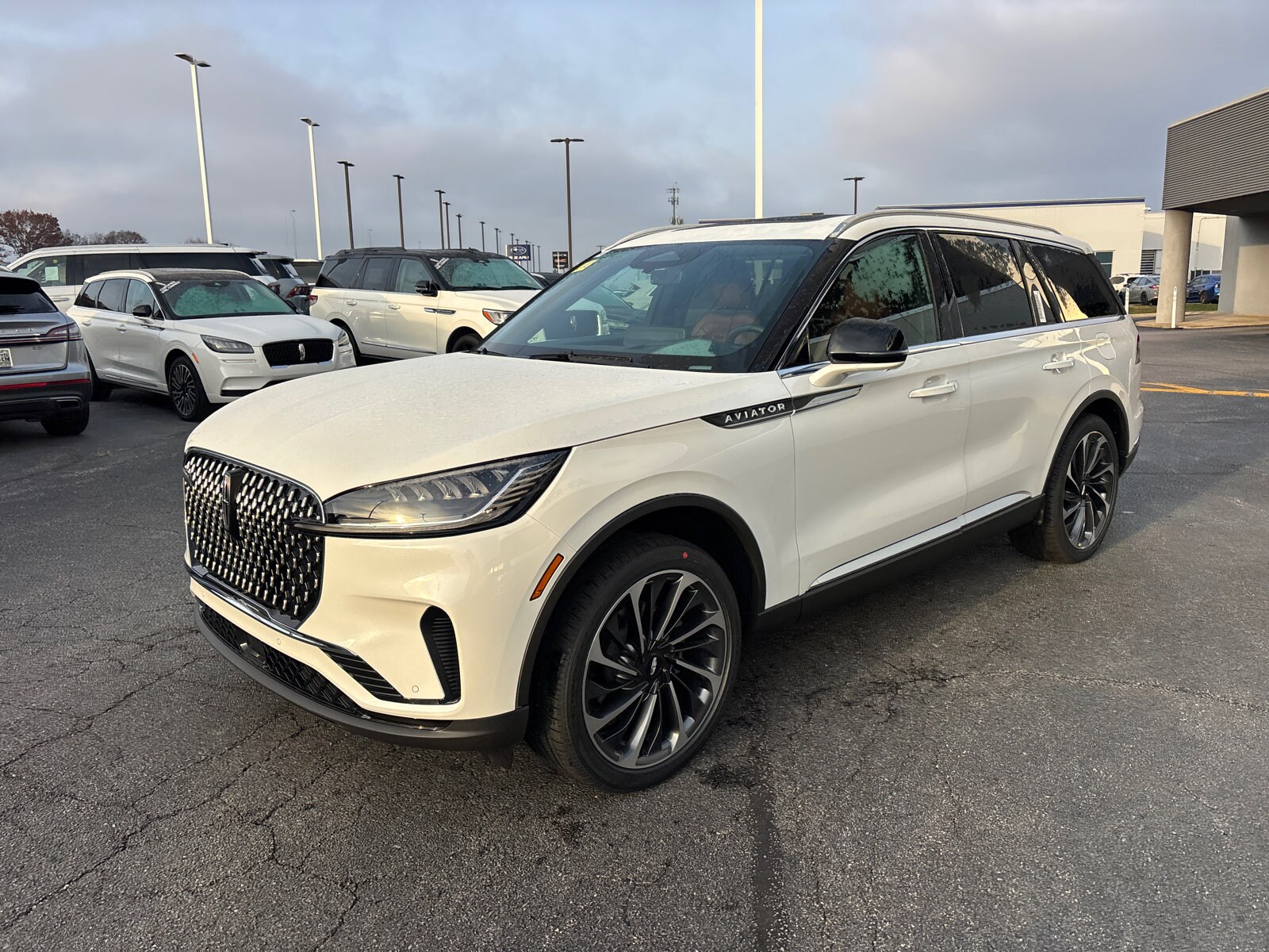 2026 Lincoln Aviator Reserve photo 3