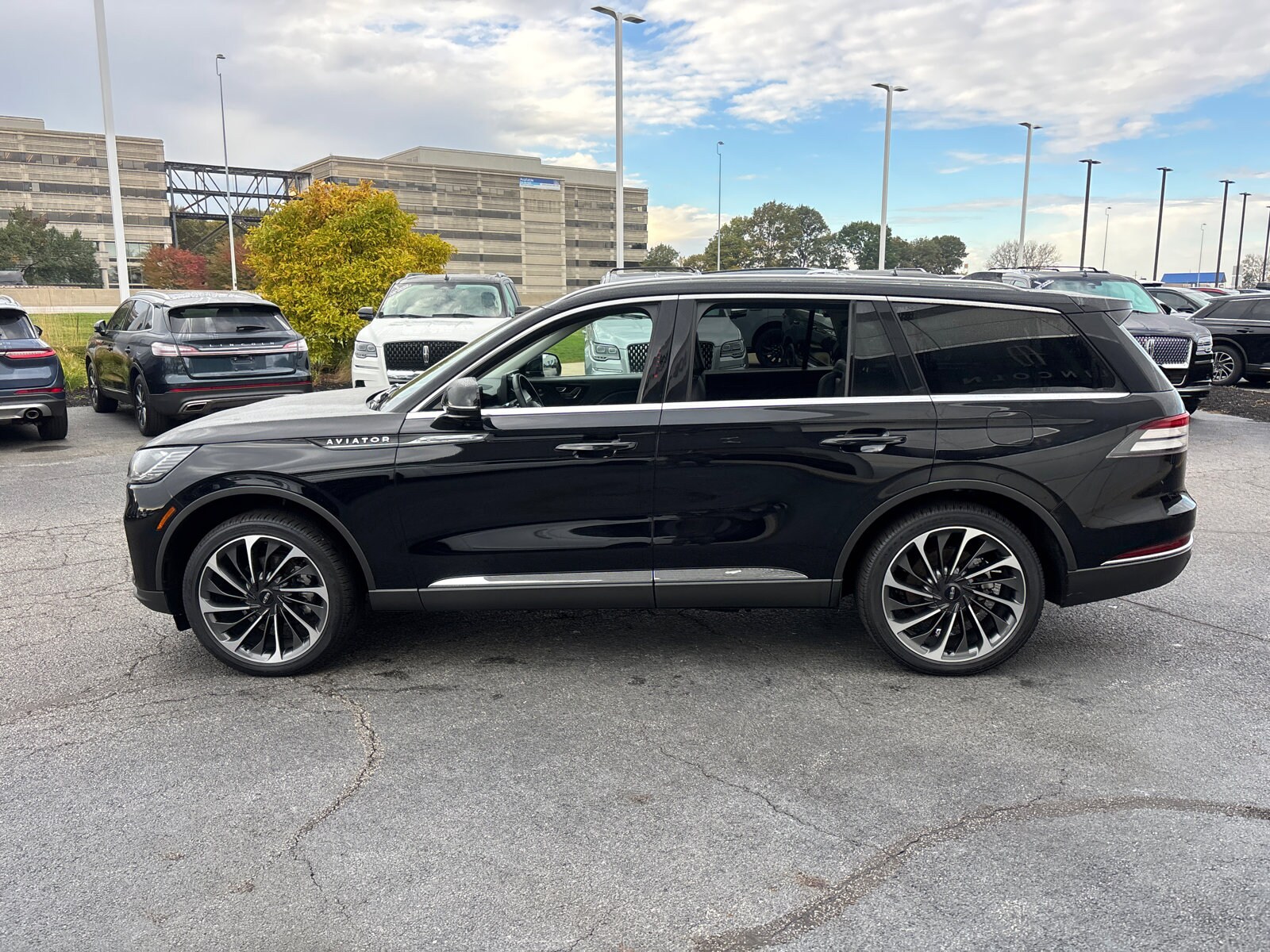 2025 Lincoln Aviator Reserve photo 4