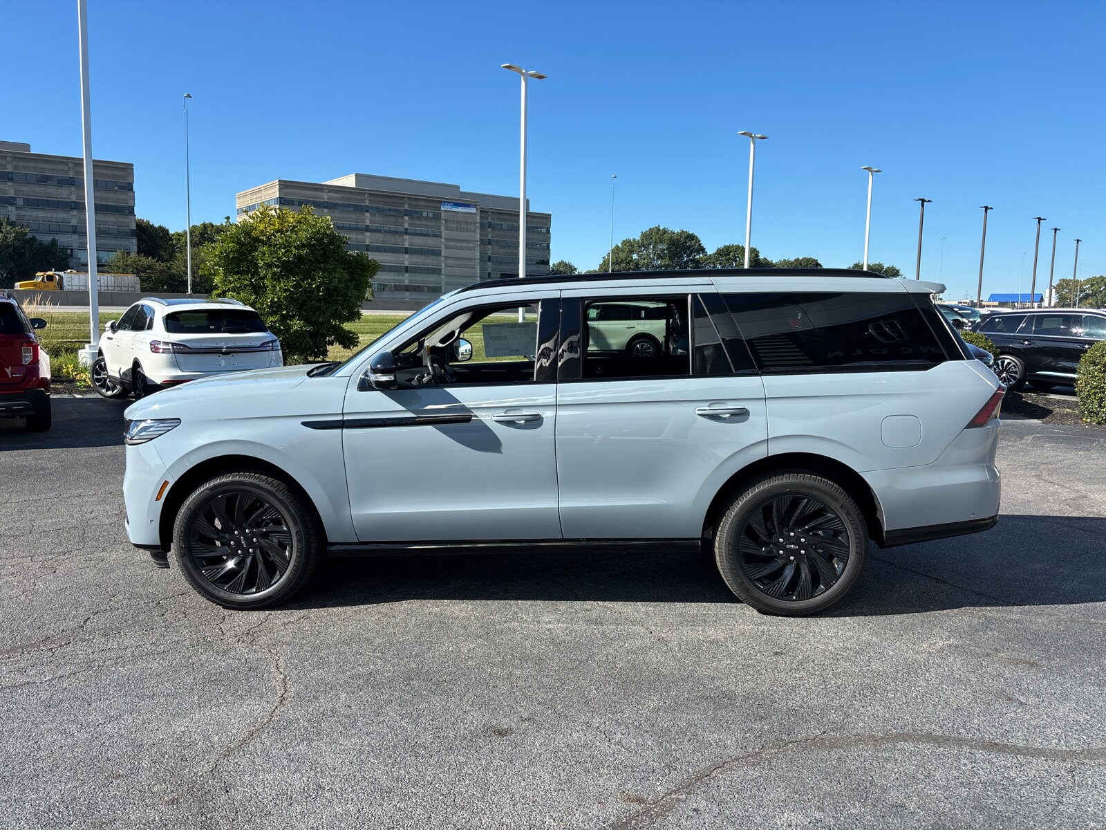 2025 Lincoln Navigator Reserve photo 2