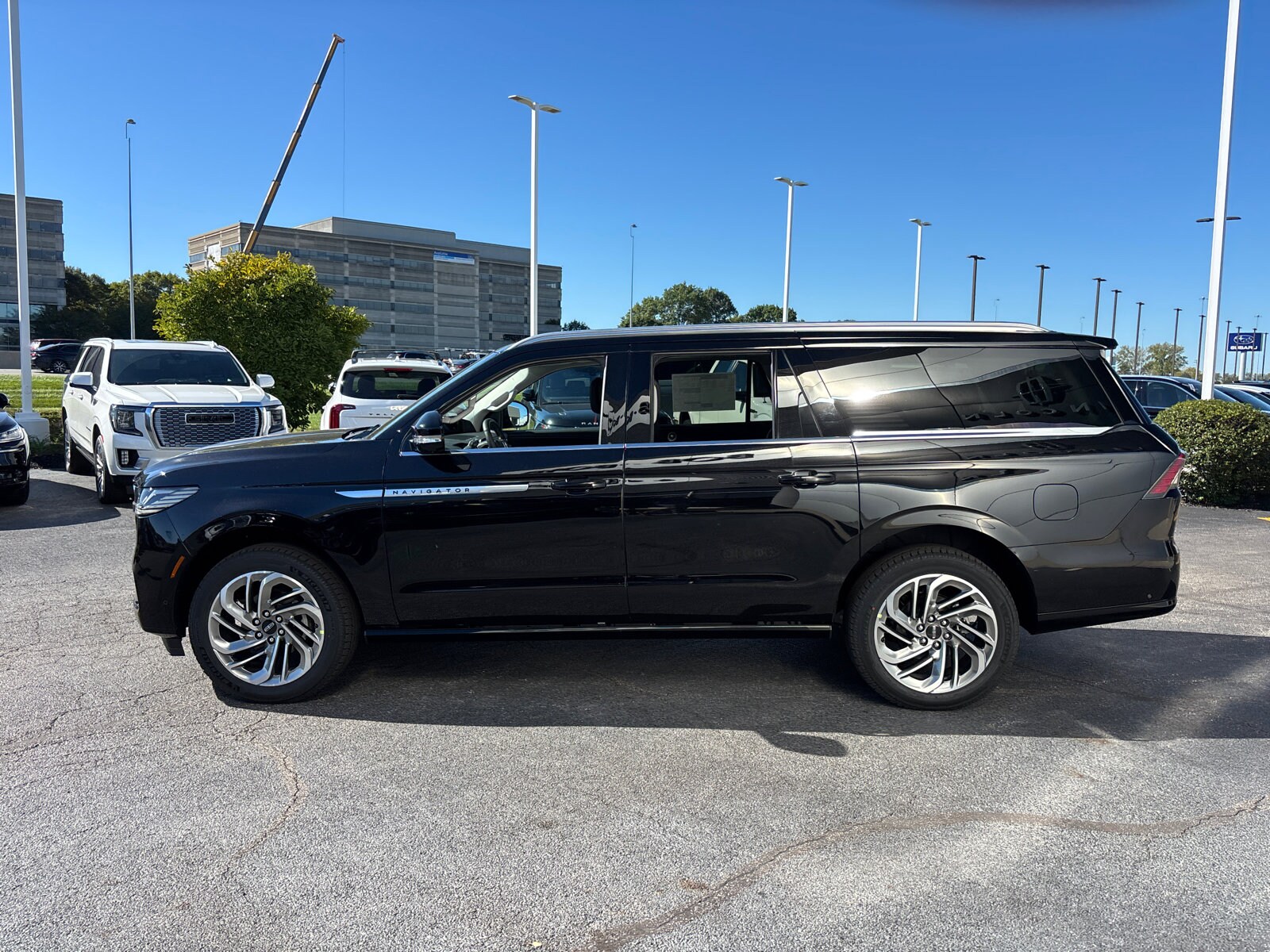 2025 Lincoln Navigator L Reserve photo 2