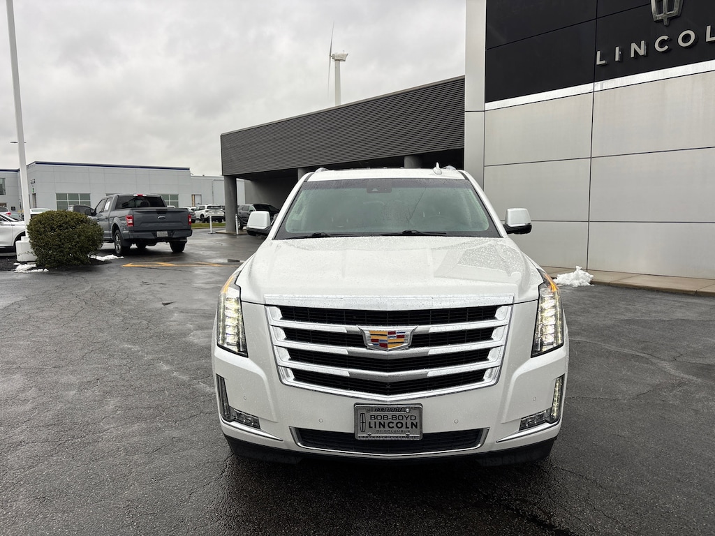 Used 2018 Cadillac Escalade Luxury SUV