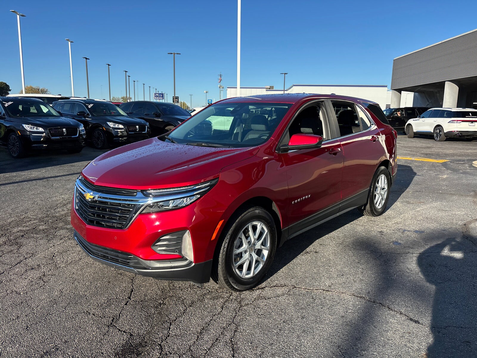 2024 Chevrolet Equinox LT photo 3