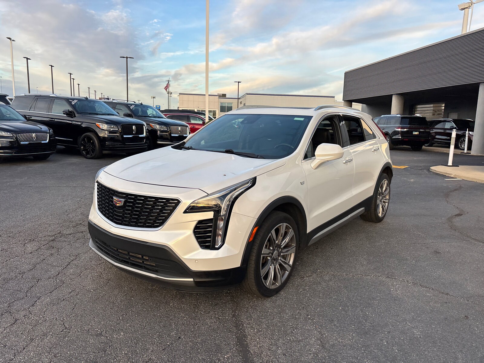 2019 Cadillac XT4 Premium Luxury photo 3