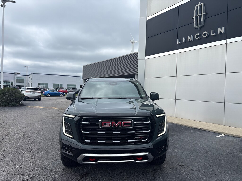 Used 2025 GMC Yukon AT4 SUV