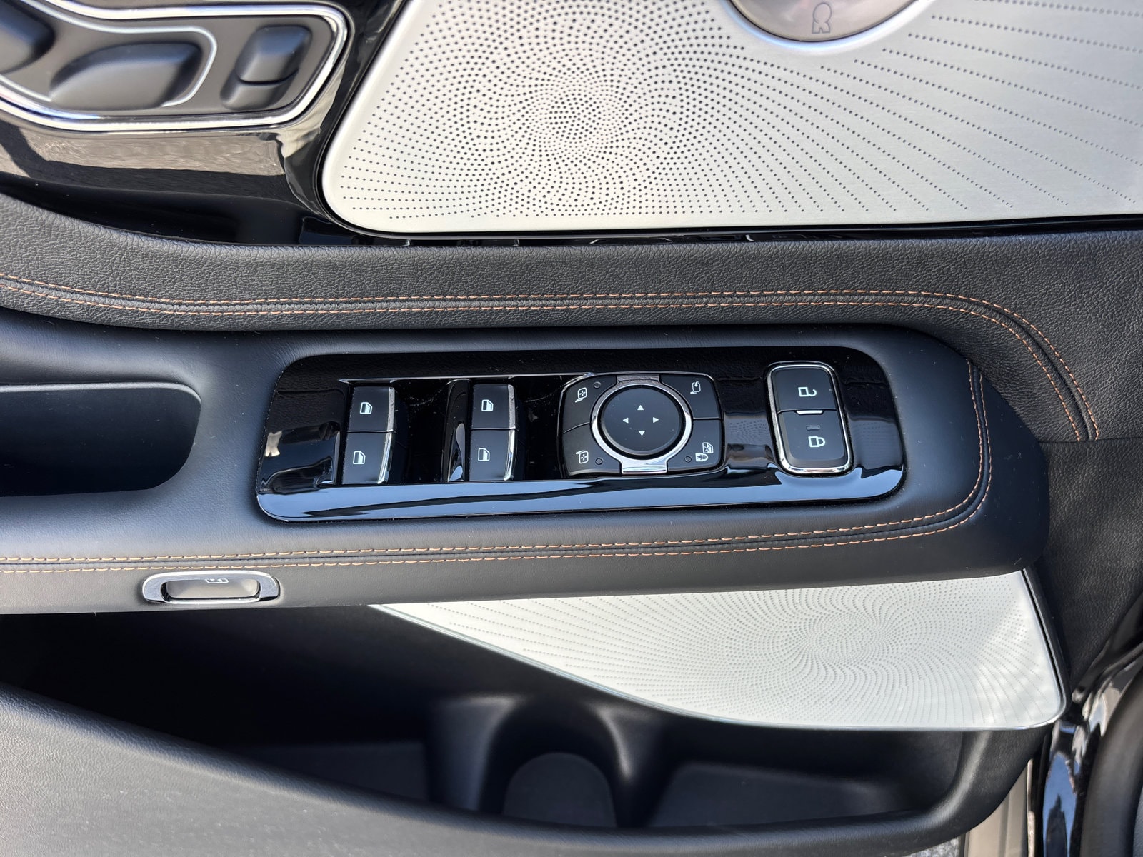 2025 Lincoln Aviator Black Label - Photo 13