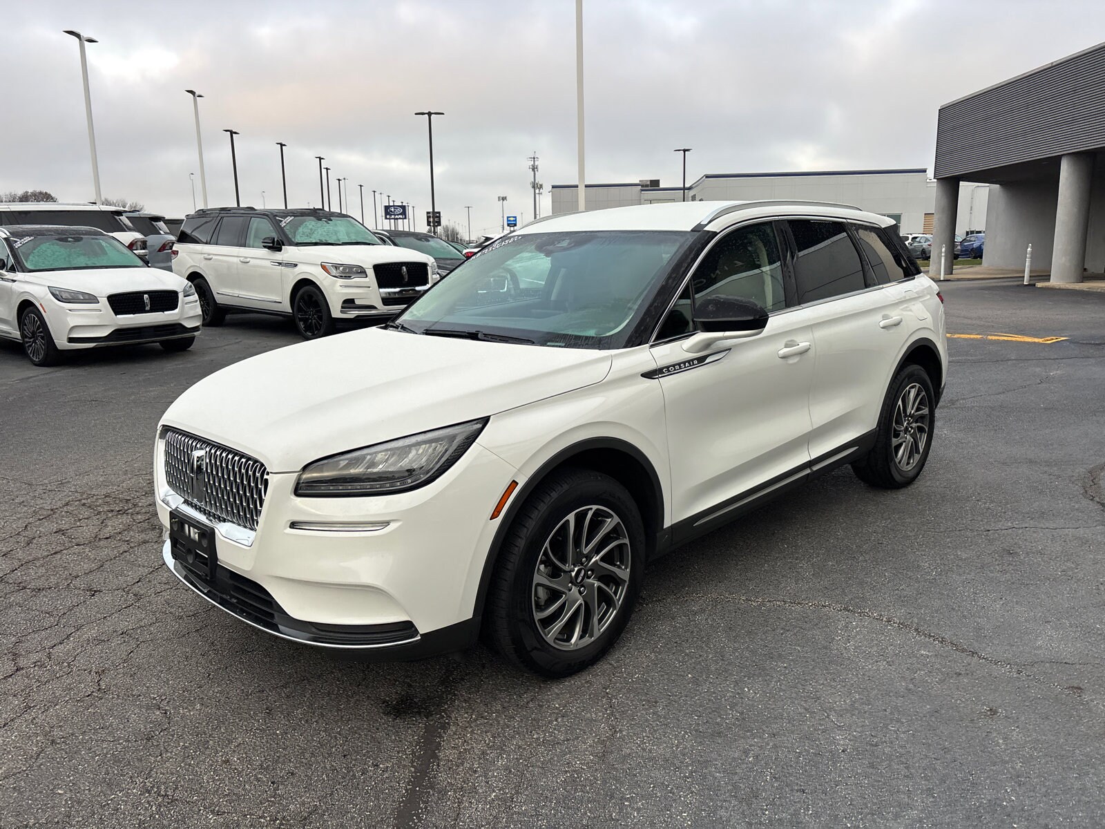 2021 Lincoln Corsair Standard photo 2