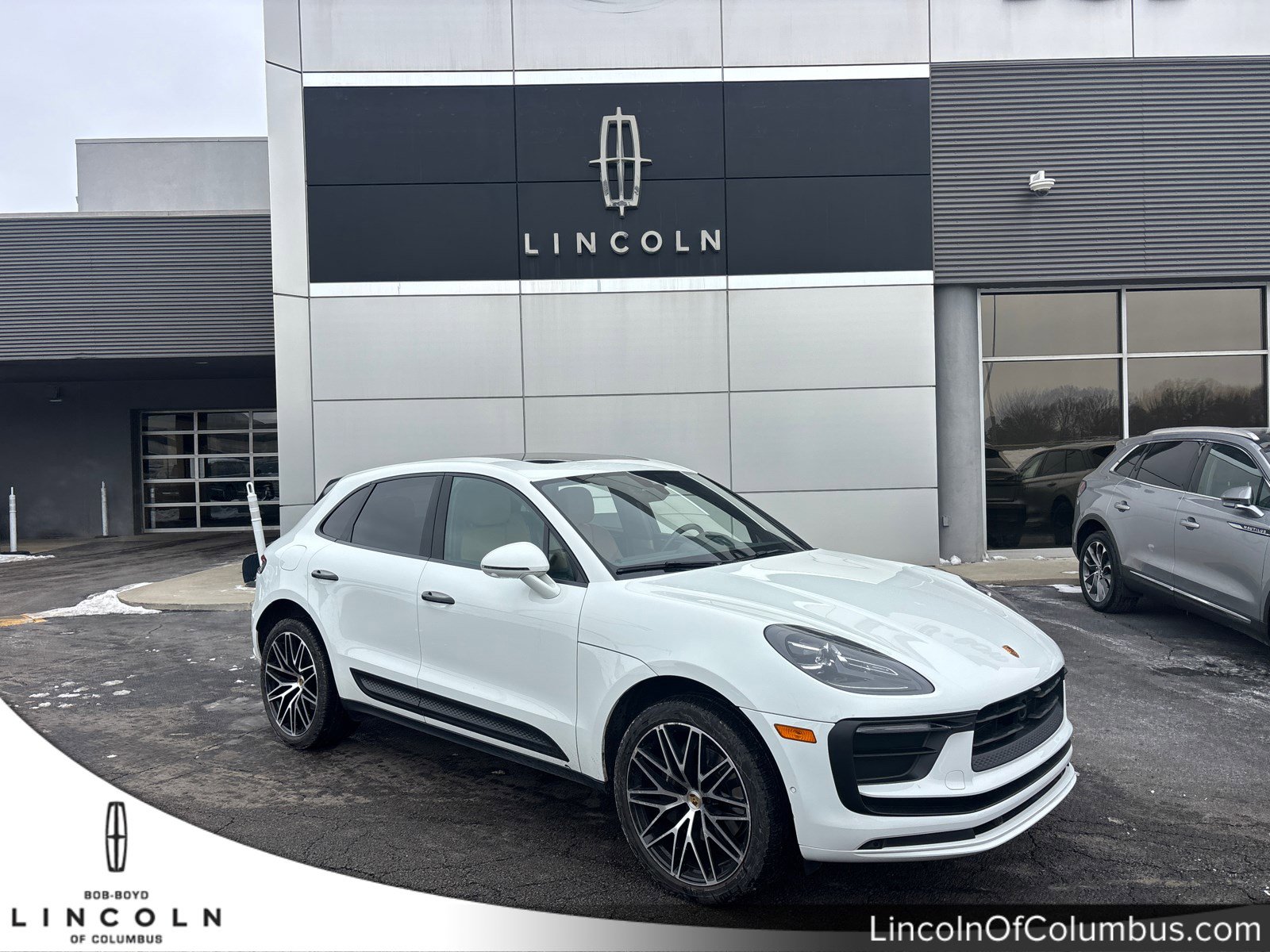 2023 Porsche Macan T