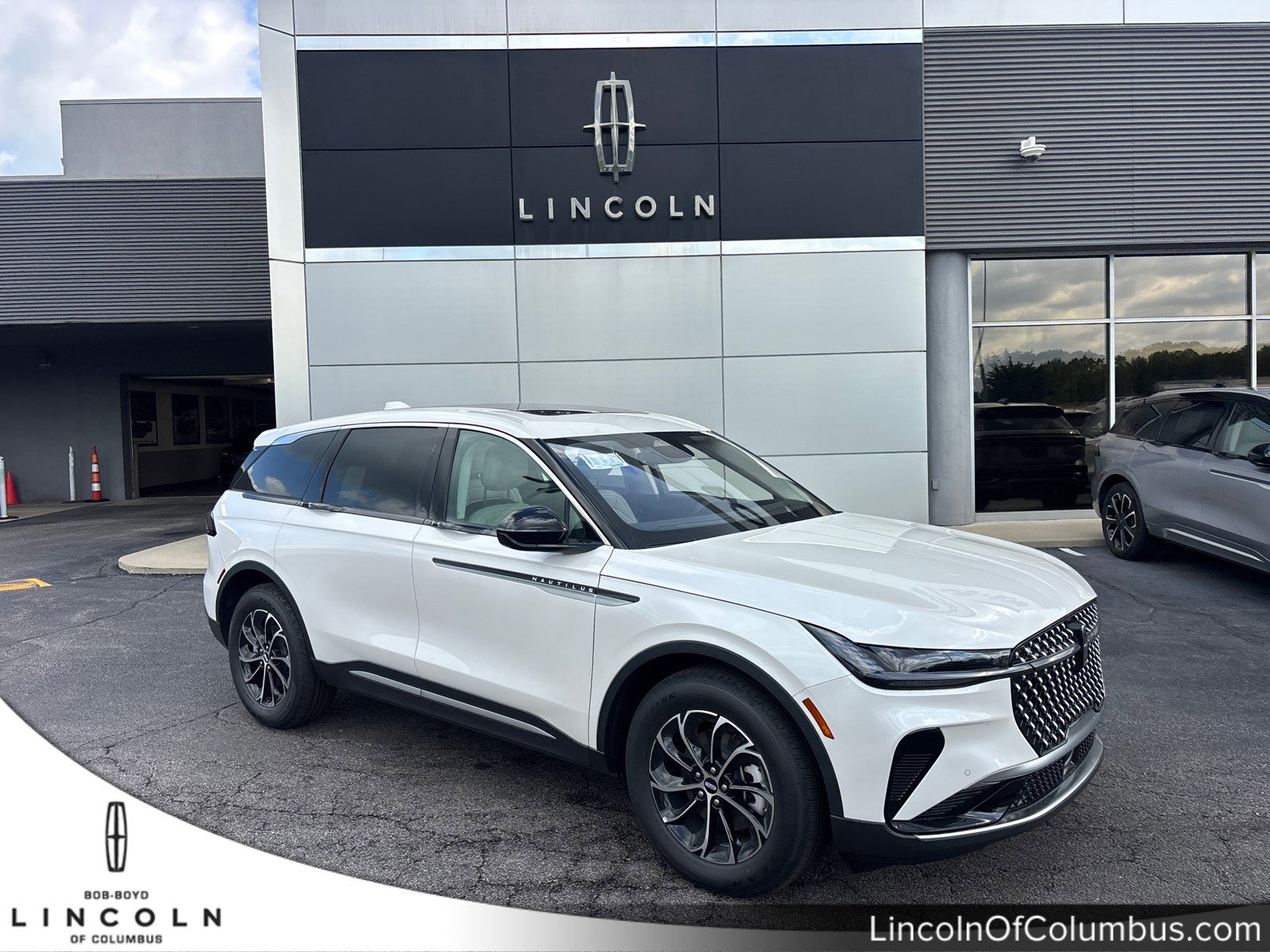 2026 Lincoln Nautilus Premiere AWD's photo