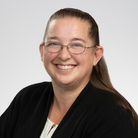 Staff member Ann Hill from ID_9fb875