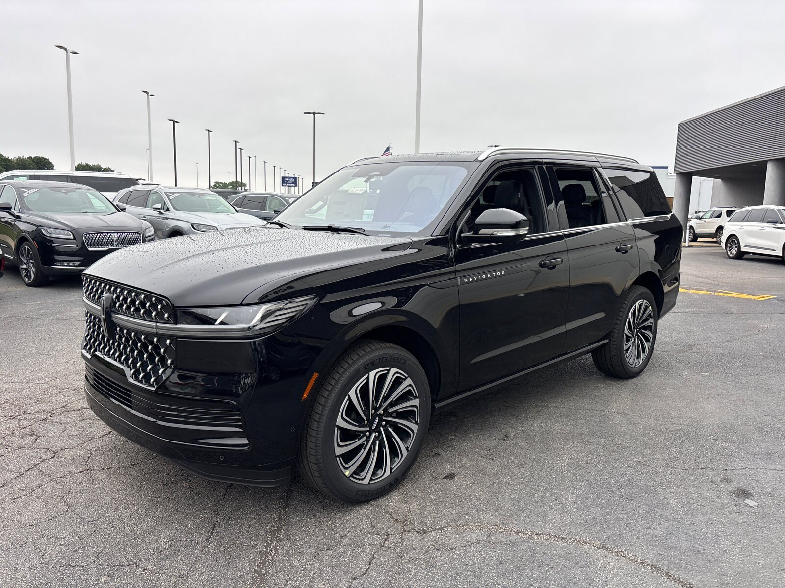 2025 Lincoln Navigator Black Label photo 3