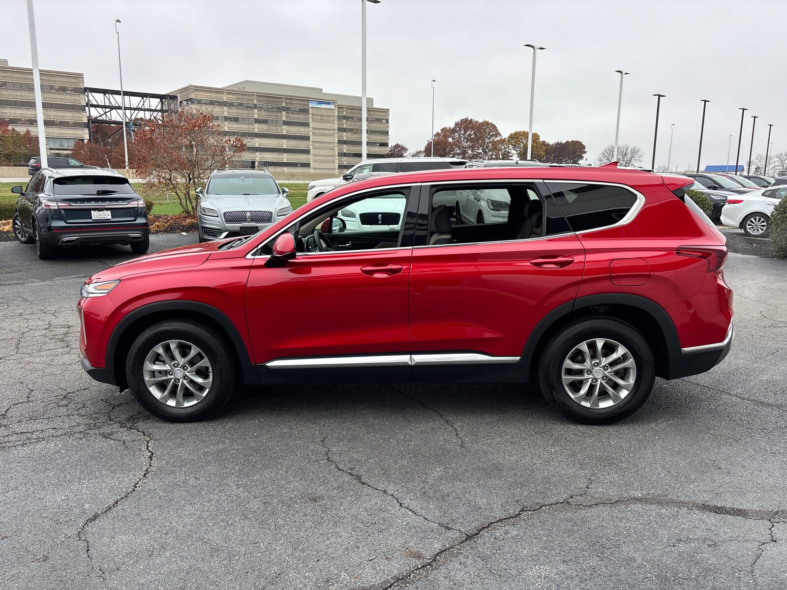 2020 Hyundai Santa Fe SEL photo 4