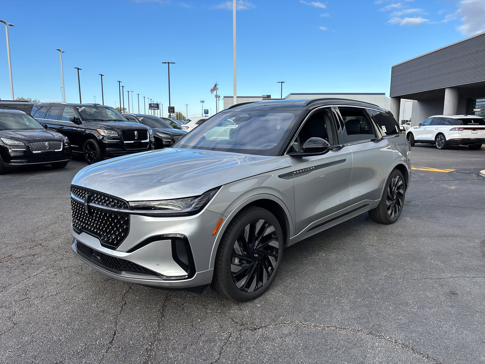 2026 Lincoln Nautilus Black Label photo 3