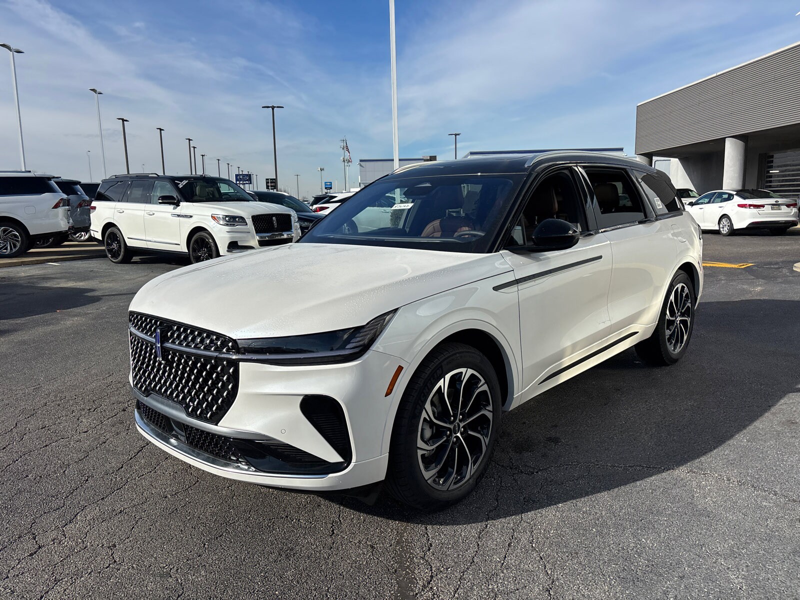 2026 Lincoln Nautilus Reserve photo 3