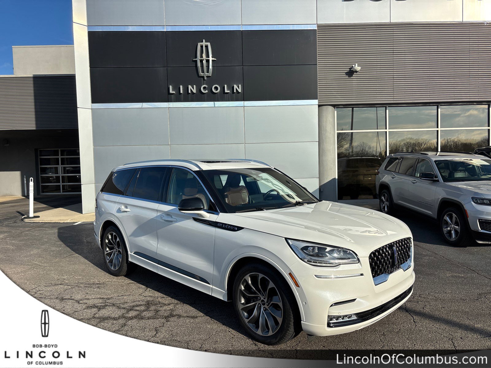 2021 Lincoln Aviator Base's photo