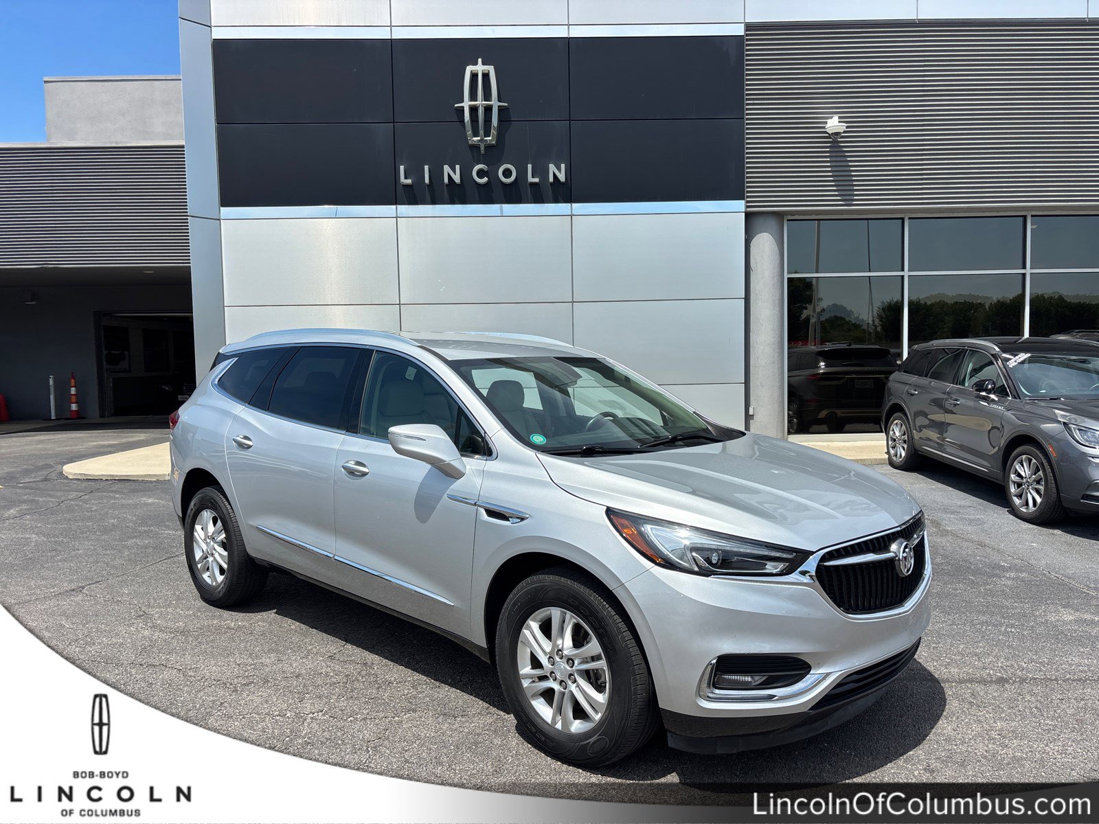 2019 Buick Enclave Essence AWD's photo