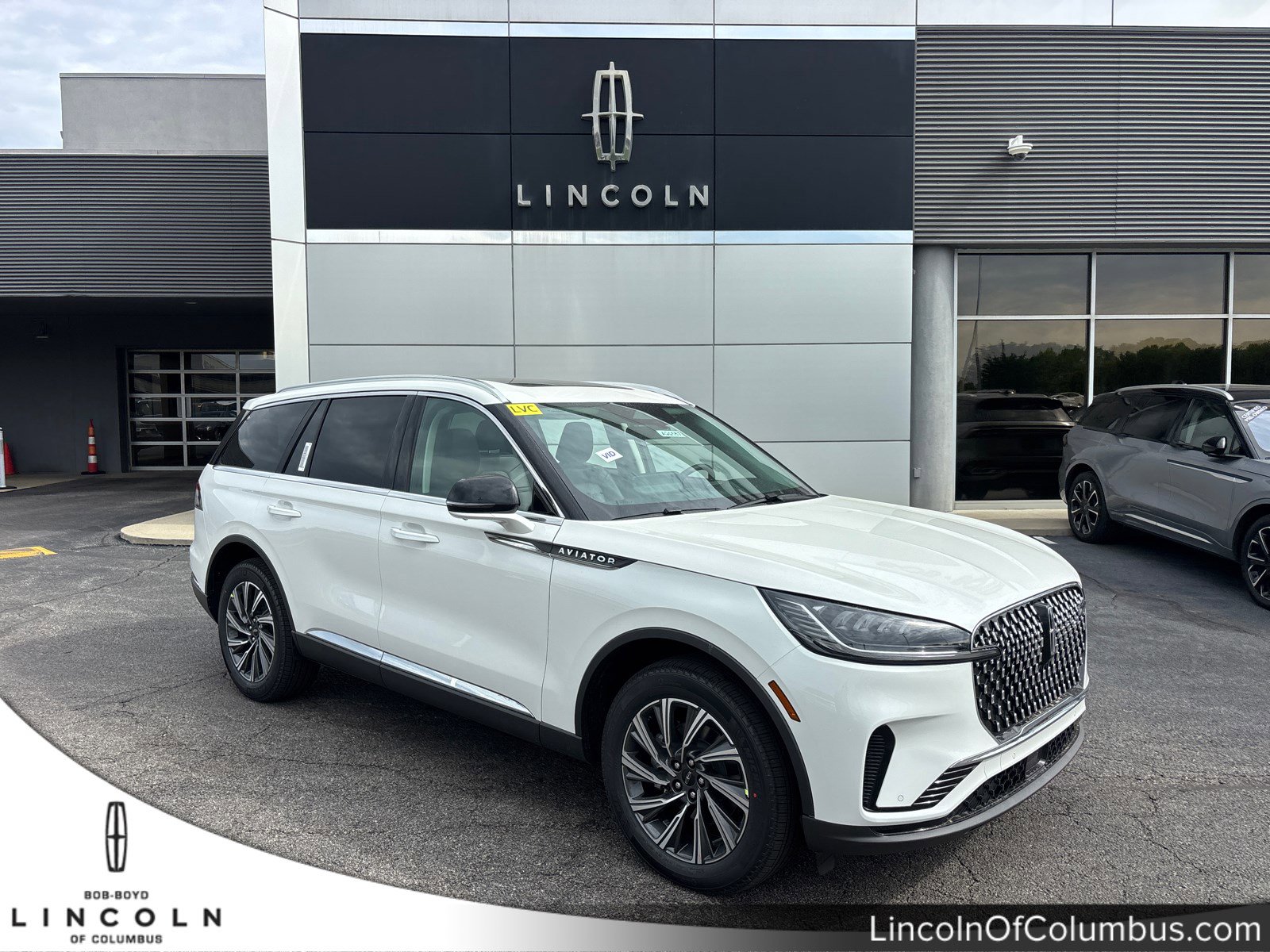 2026 Lincoln Aviator Premiere AWD's photo