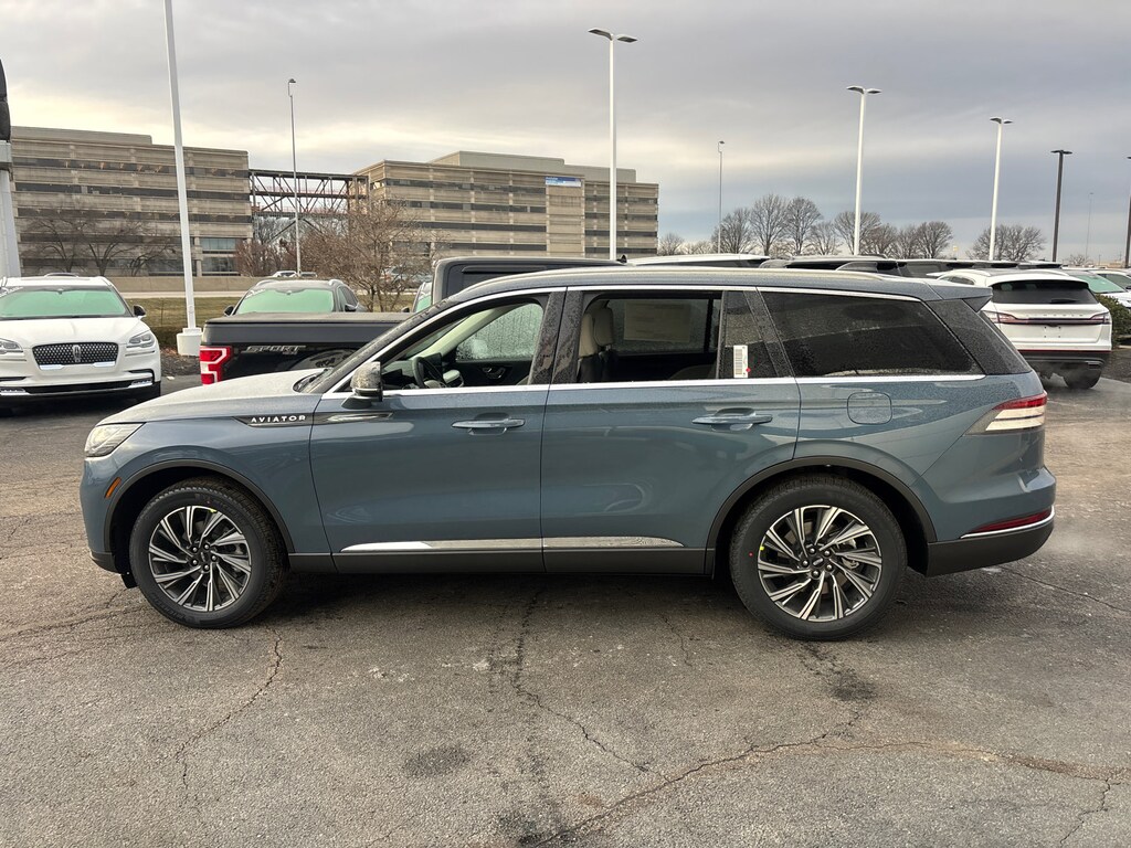 New 2026 Lincoln Aviator Premiere SUV