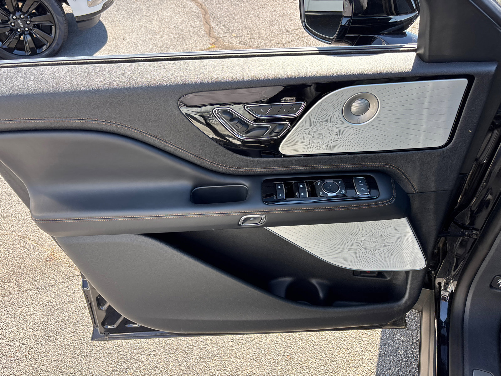 2025 Lincoln Aviator Black Label - Photo 11