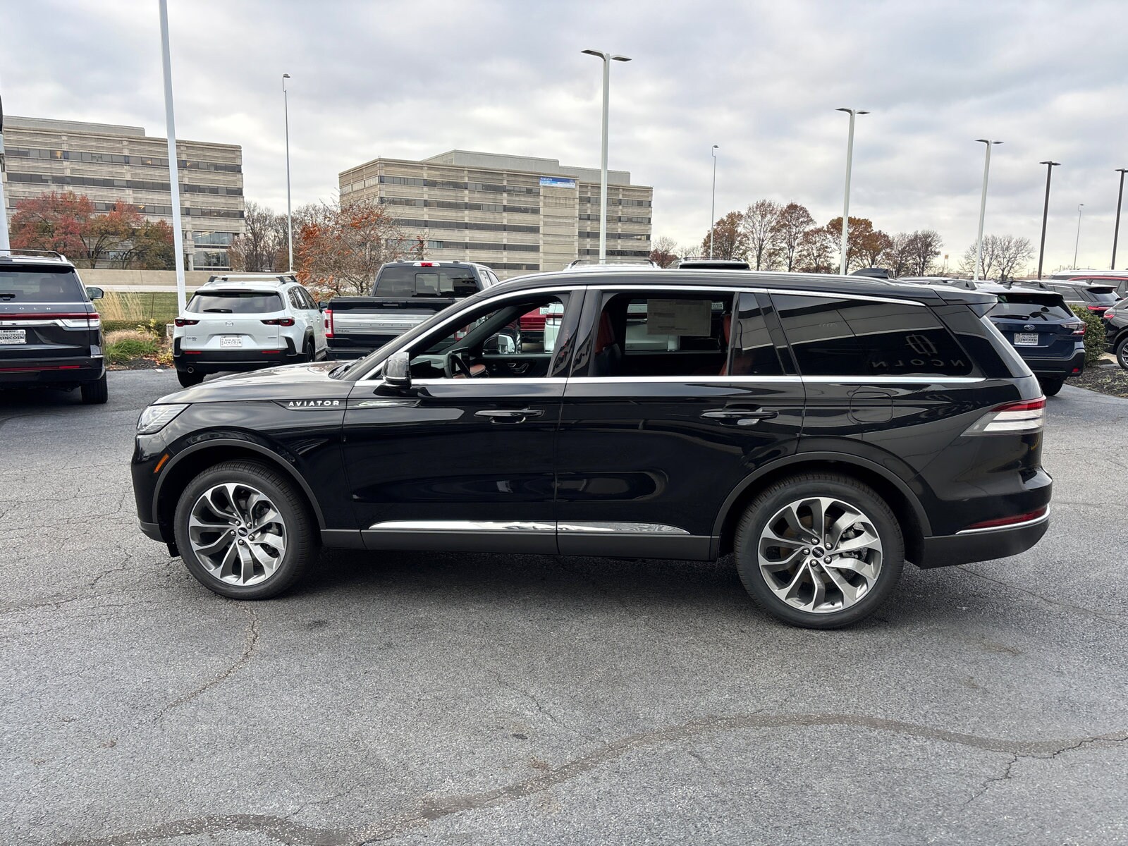2025 Lincoln Aviator Reserve photo 4