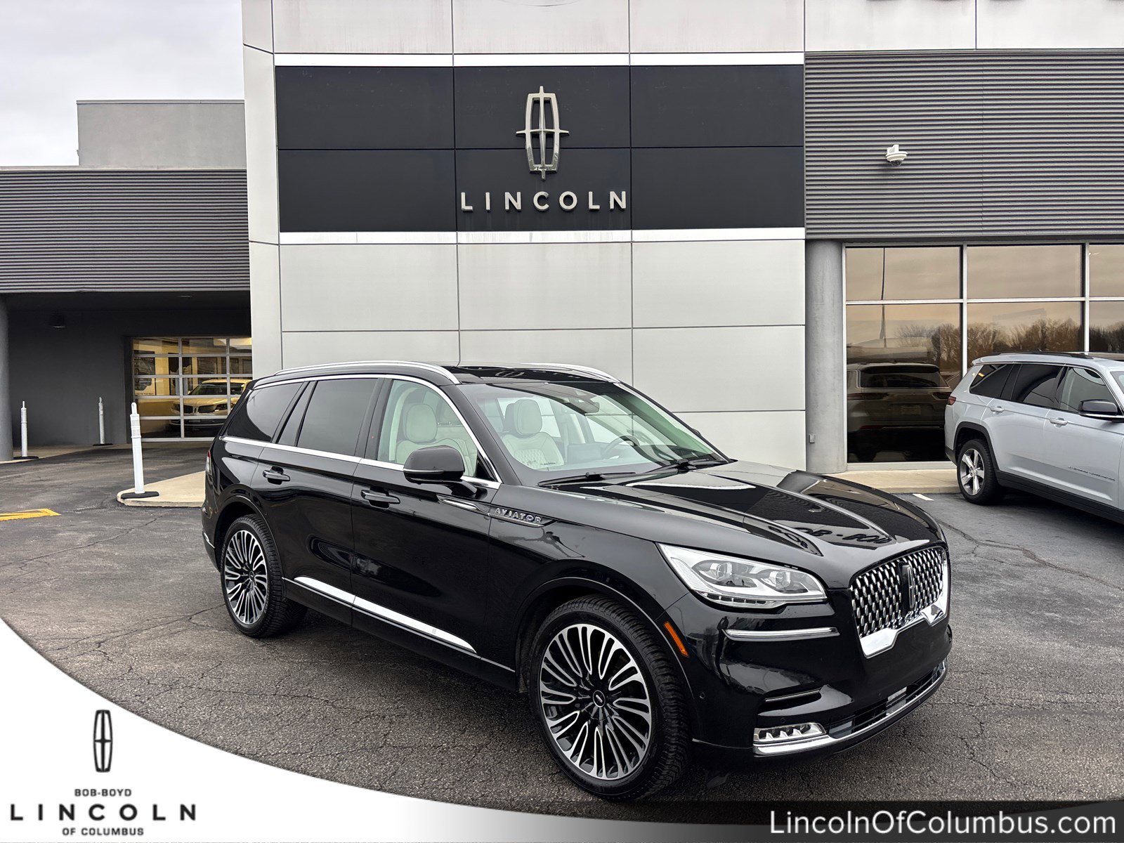 2023 Lincoln Aviator Black Label's photo