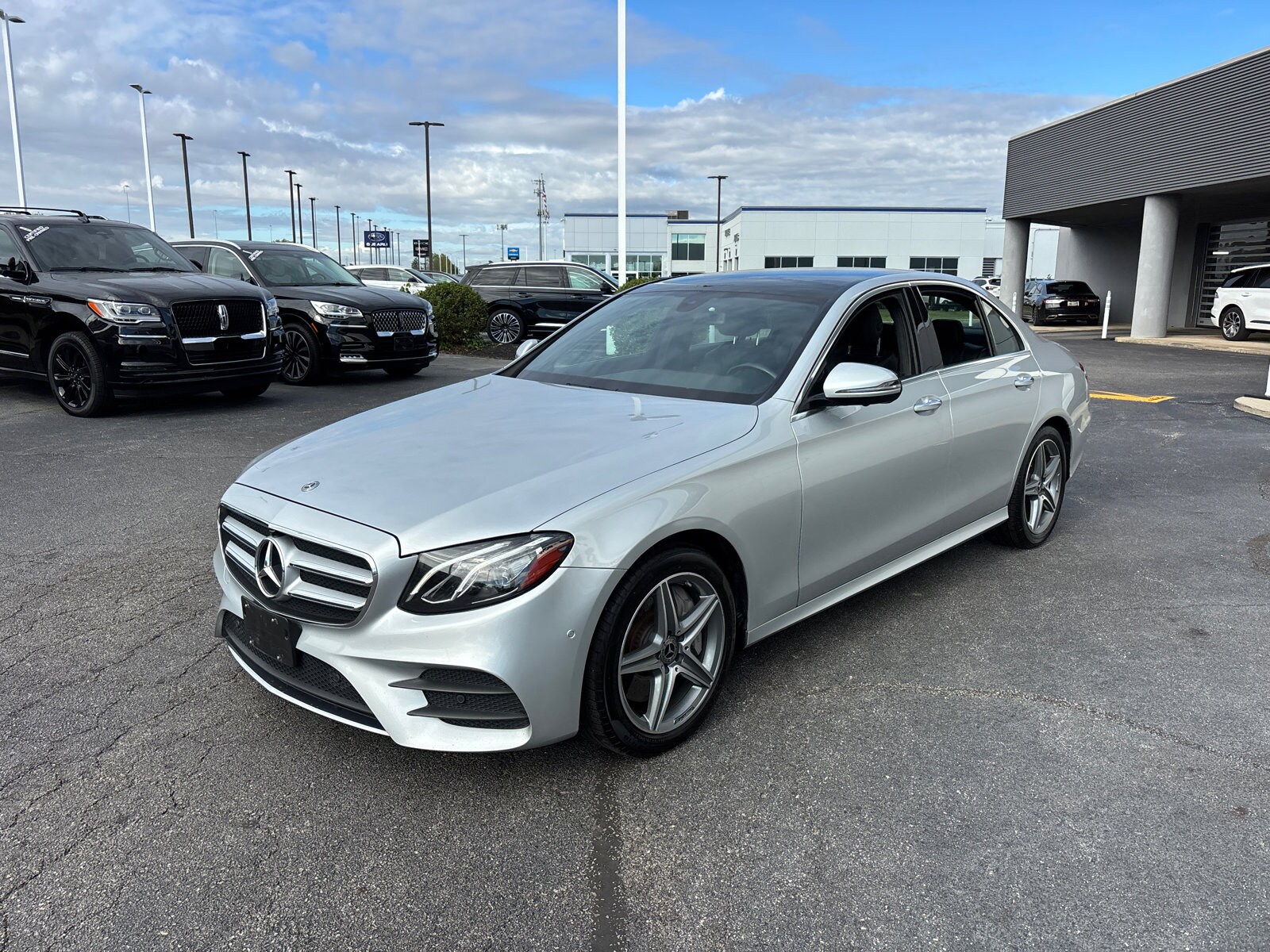 2019 Mercedes Benz E 300 Sedan photo 3